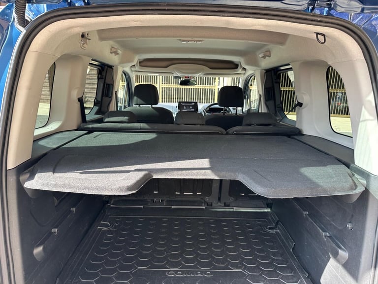 2020 Vauxhall Combo Life 1.5 Turbo D BlueInjection Energy Auto Euro 6 (s/s) 5dr MPV Diesel Automatic