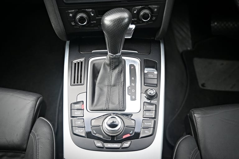 AUDI A4 S LINE 3.2 V6 FSI QUATTRO PETROL AUTO AVANT/ESTATE 2009 [58] GREY