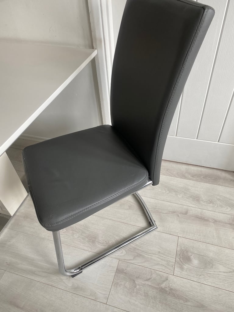 Extendable Gloss Table