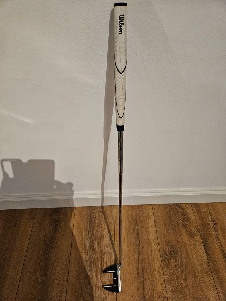 Wilson player-Fit gents premium package set, RH, graphite shafts and cart bag.