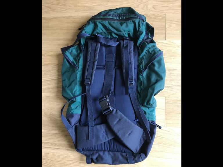 KARRIMOR  LYNX 65 LIGHTWEIGHT LARGE  HIKING RUCKSACK IN  BLUE GREEN EXCELLENT CONDITION .