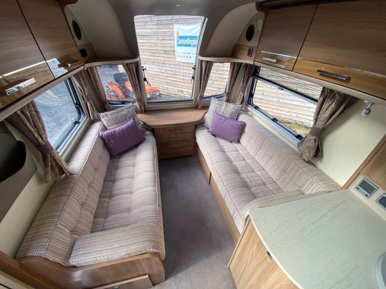 BAILEY UNICORN VALENCIA - 2015 - FIXED BED - 4 BERTH - MOVER - PRISTINE 