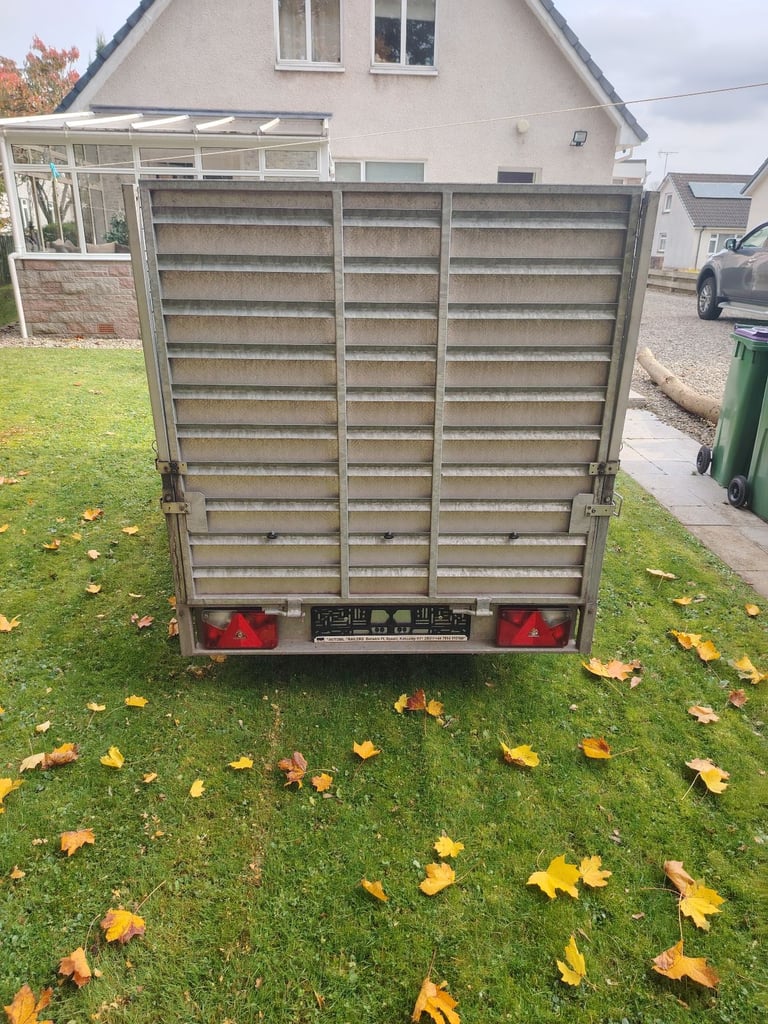 Cage trailer with ramp