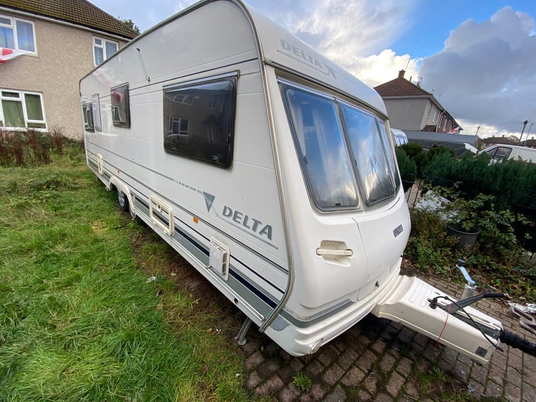 image for 2003 lunar delta 4 berth 