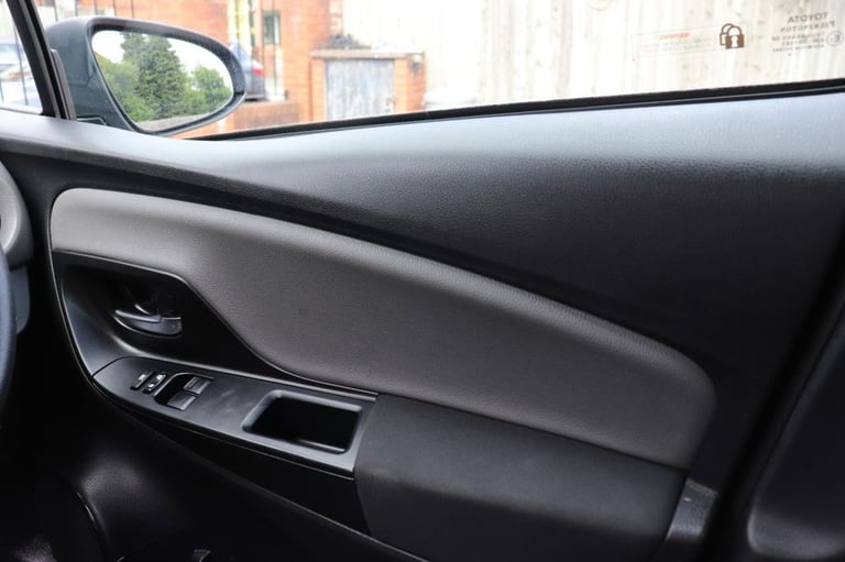 2019 Toyota Yaris 1.5 VVT-i Icon Tech 5dr HATCHBACK PETROL Manual
