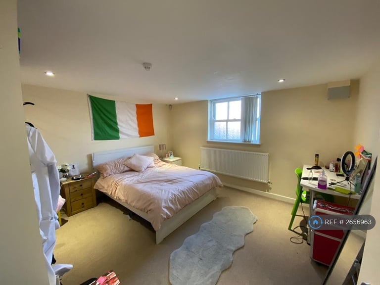 5 bedroom flat in North View, Edge Hill, Liverpool, L7 (5 bed) (#2656963)