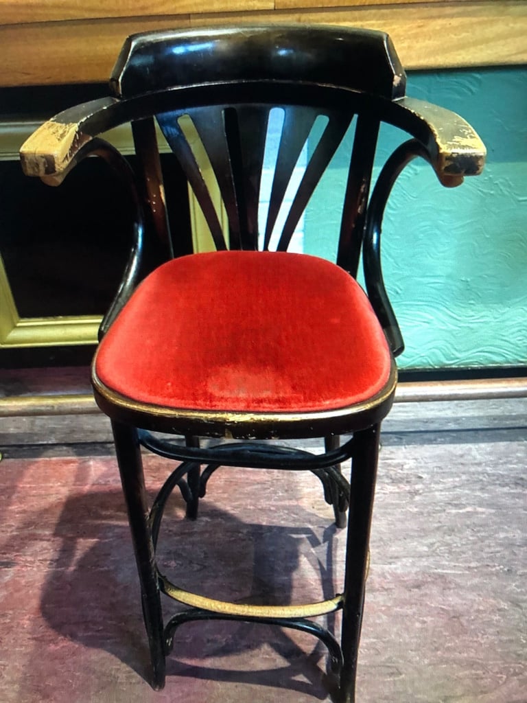 image for X 6 VINTAGE STYLE OAK BAR/PUB STOOLS ,OVERALL CONDITION IS GOOD ,FREE LOCAL DELIVERY AVAILABLE 