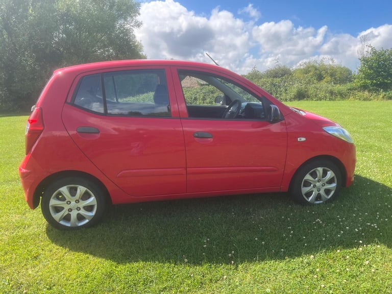 HYUNDAI I10 1.2 Classic Red Manual Petrol 2011