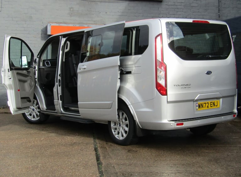 2022 Ford Tourneo Custom 2.0 EcoBlue 130ps L/R 9 Seater Titanium Auto Minibus Diesel Automatic