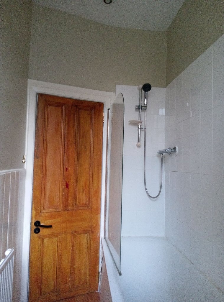 Long or short term accommodation in quiet flat 