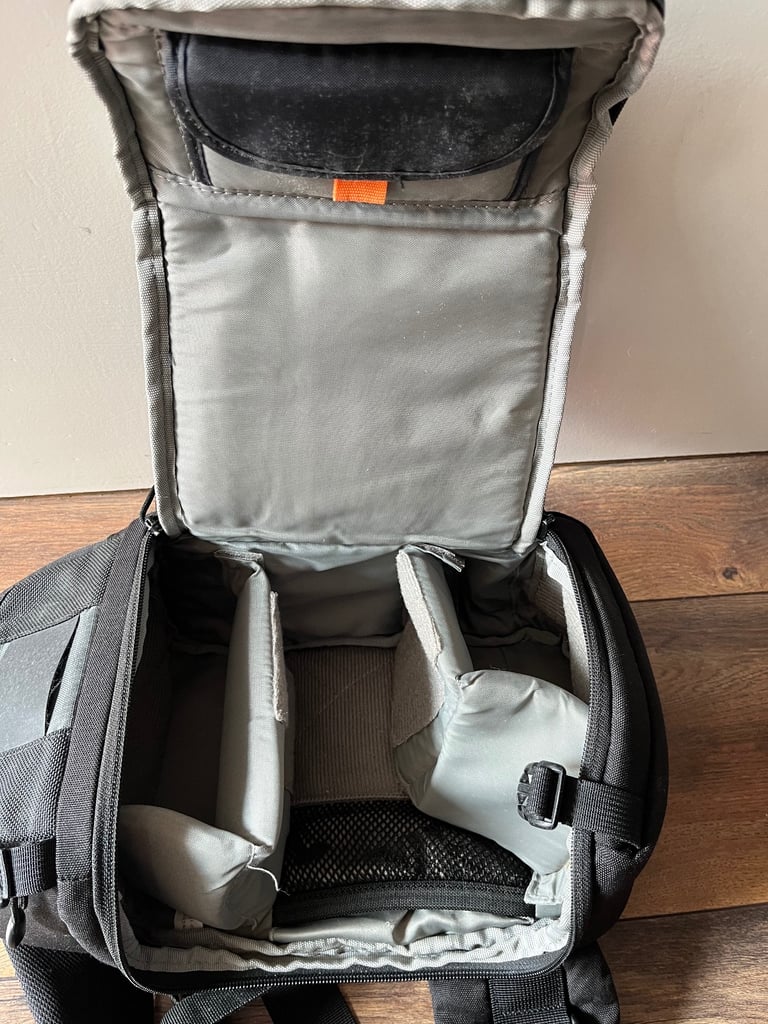  Lowepro Slingshot 100 AW camera bag -  Black - sling bag - fits DSLR