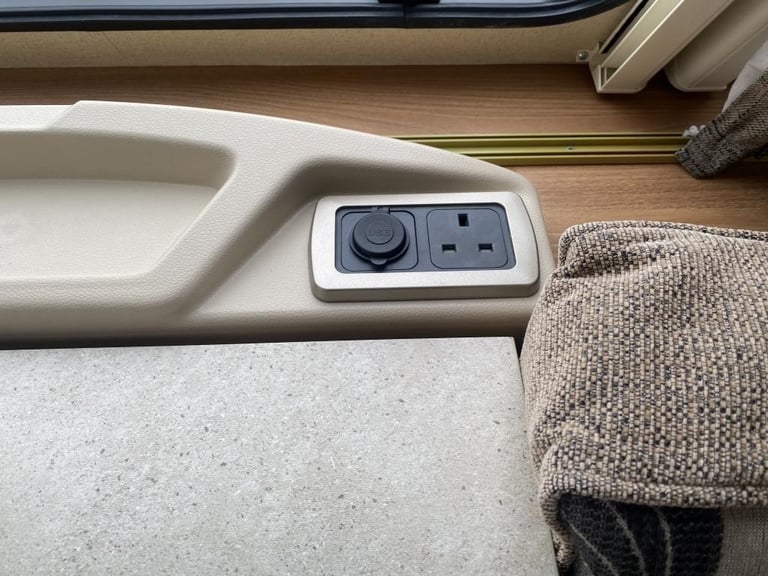 2012 SWIFT CHALLENGER SPORT 524 TOURING CARAVAN