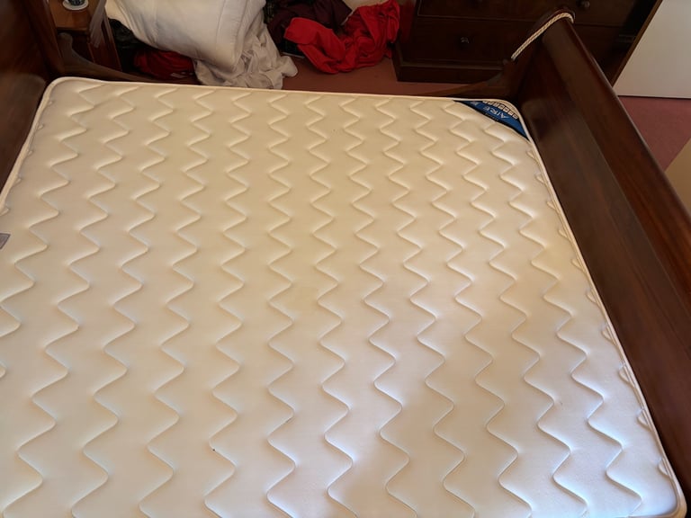image for Super king mattress 6’ excellent condition 