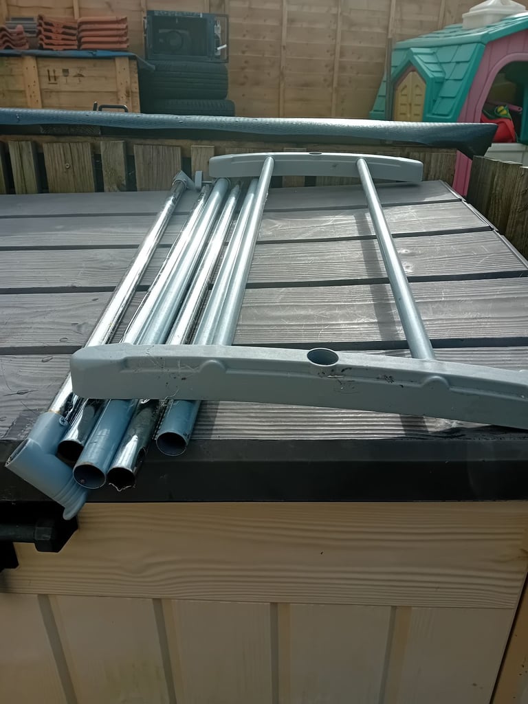 Clothes rail