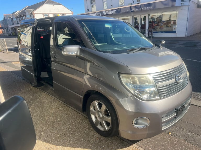 2009 Nissan Elgrand Highwat Star 2.5 Petrol Auto 8 Seater Low Miles ULEZ