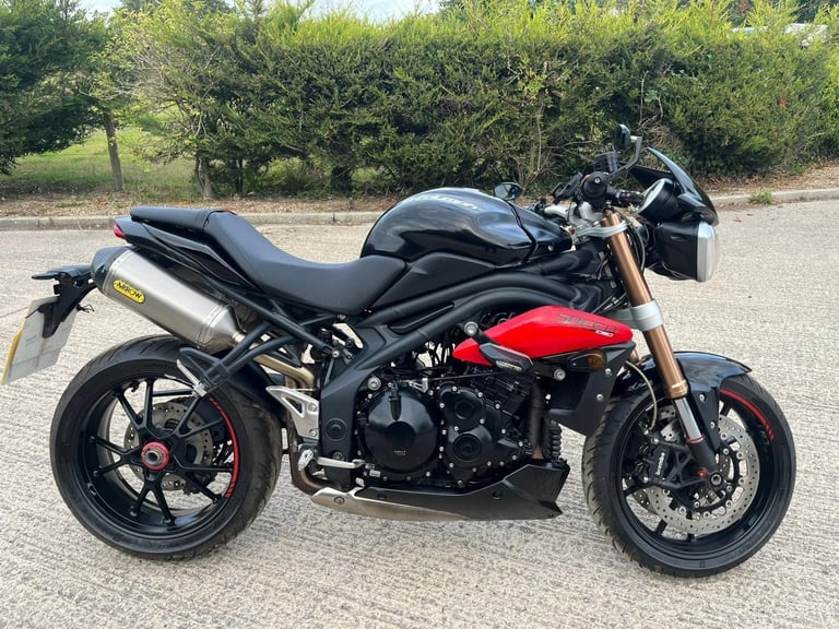 2013 13 TRIUMPH SPEED TRIPLE 1050 R BLACK NEW MOT HISTORY 12k MILES NAKED