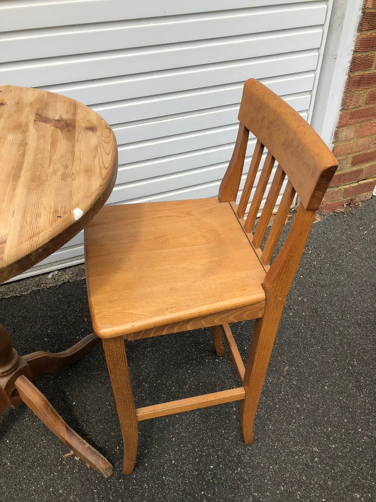 Bar stools and table 