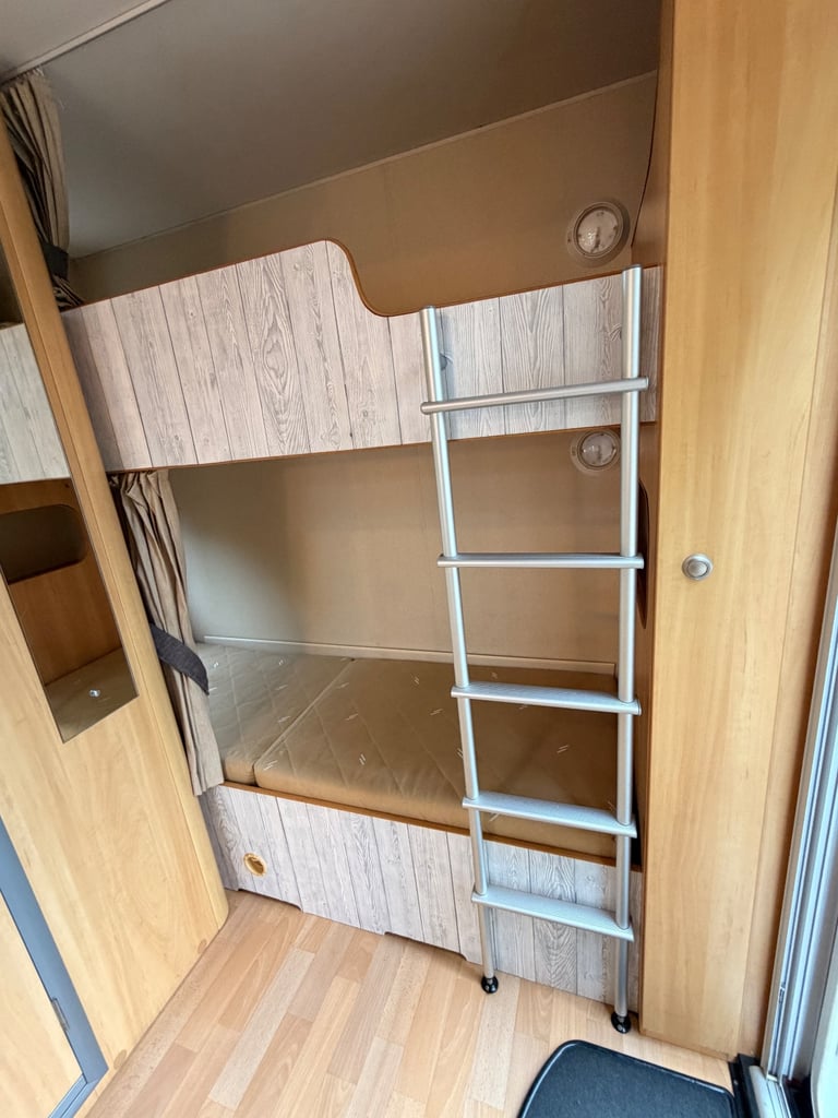 Stirling Europa 540 6 Berth