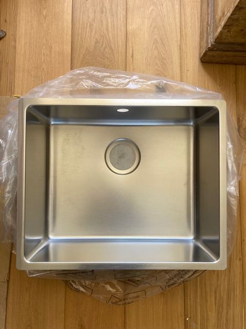 Single bowl inset/undermount Howdens brushed stainless steel kitchen sink