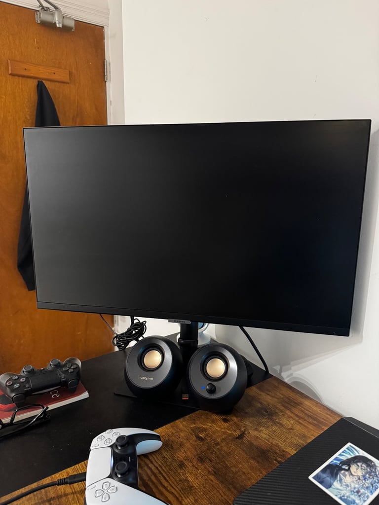 Samsung Gaming Monitor - 27 inch UHD (Negotiable)