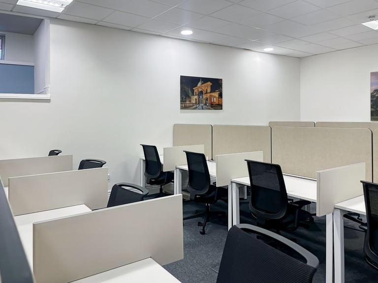 Blackburn - BB2 2DH, Find office space in HQ Blackburn, Kings Court for 4 people