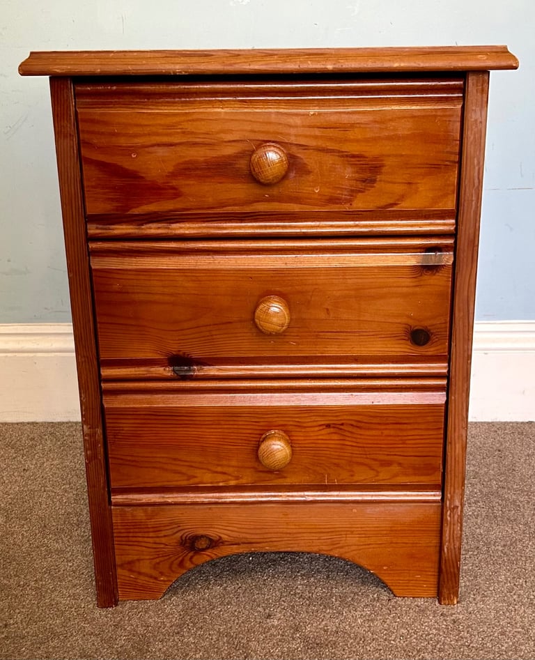 1 Solid Pine Bedside with 3 Drawers Pine Round Handles Curved Plinth H22.5in/57cm  B05