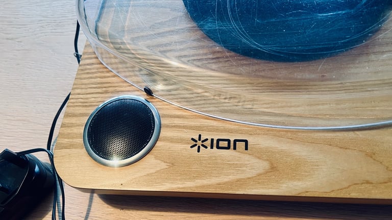 Ion music turntable