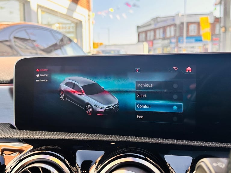 2019 Mercedes-Benz A-Class 1.3 A200 AMG Line (Premium) 7G-DCT Euro 6 (s/s) 5dr HATCHBACK Petrol A...