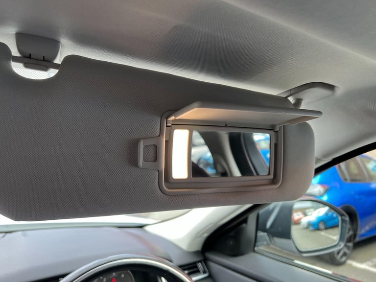 2017 Land Rover Range Rover Velar 2.0 D180 R-Dynamic S Auto 4WD Euro 6 (s/s) 5dr ESTATE Diesel Au...