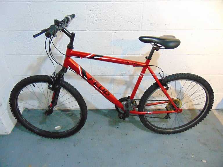 Apollo Feud (01 inch frame) Hardtail Mountain Bike (free local delivery)