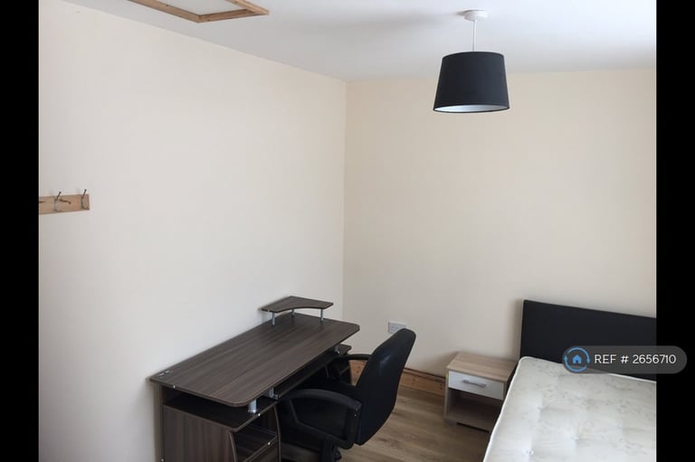 5 bedroom house in Freeburn Causeway, Coventry, CV4 (5 bed) (#2656710)