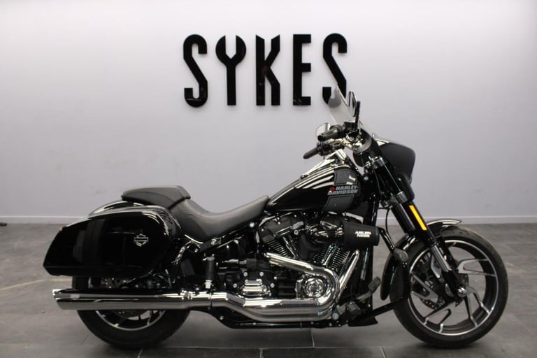 2021 Harley-Davidson FLSB Softail Sport Glide in Vivid Black