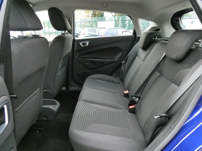 1.25 82 Zetec 5dr *YES GEN 37K!! +9 SERVICES +BT +PARK SENSORS +AUX*