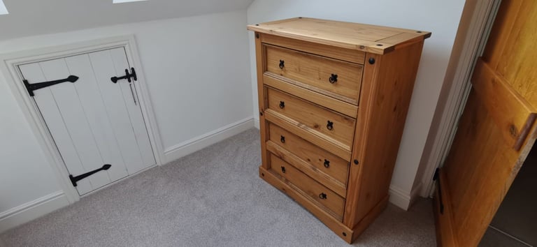 image for JOHN LEWIS PINE WOOD CHEST OF DRAWERS IN PERFECT CONDITION SELLING £249.99 NEVER USED