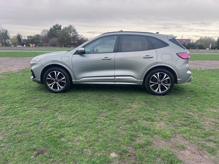 2023 Ford Kuga 2.5 EcoBoost Duratec 14.4kWh ST-Line X SUV 5dr Petrol Plug-in