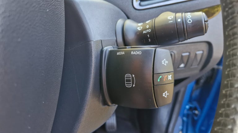 2013 Renault Scenic 1.5 dCi Dynamique TomTom 5dr MPV Diesel Manual