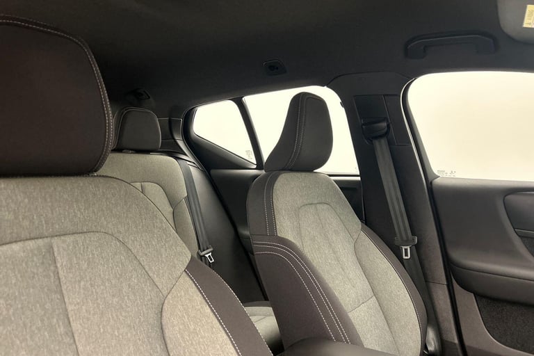 2023 Volvo XC40 Core, B3 mild hybrid, Petrol ESTATE Petrol/Electric Hybrid Automatic