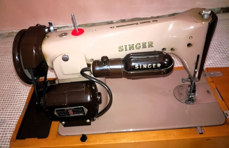 1950 Singer Sewing Machine 201K Case Box Peddle Mat Bobbins Accessories Feet All Sewing Parts Incl
