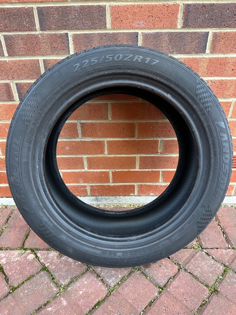 225 50 17 Landsail All Weather Tyre Excellent Condition