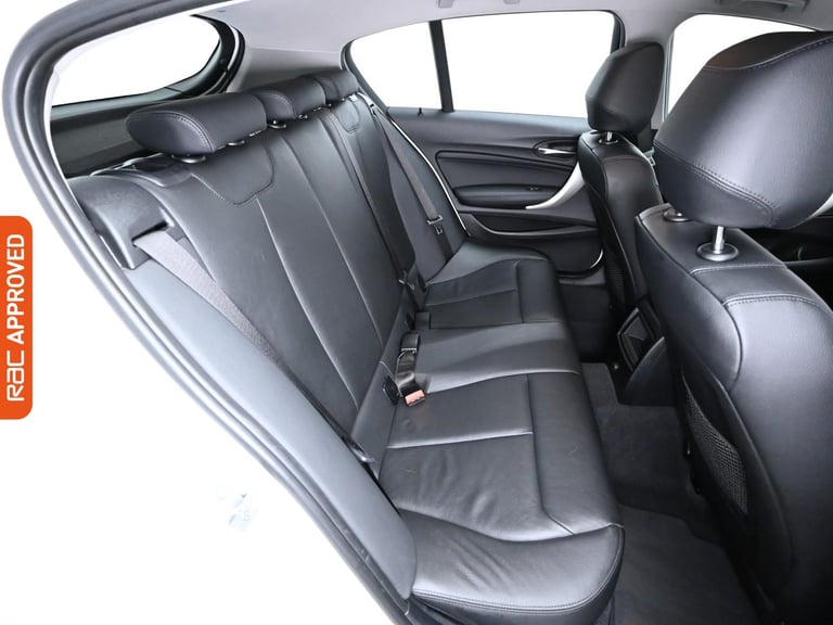 2025 BMW 1 Series 2.0 118d SE Hatchback 5dr Diesel Auto Euro 6 (s/s) (150 ps) Hatchback DIESEL Au...