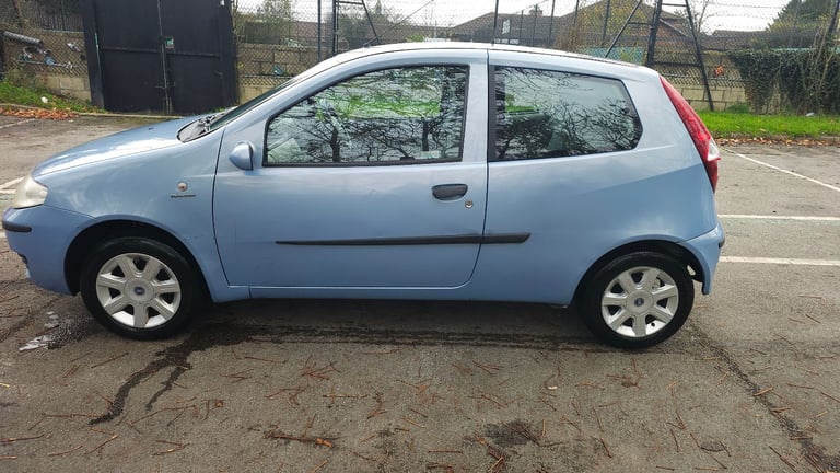Fiat, PUNTO, Hatchback, 2005, Manual, 1242 (cc), 3 doors