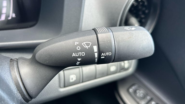 2024 Toyota C-HR 1.8 VVT-h Icon SUV 5dr Petrol Hybrid CVT Euro 6 (s/s) (140 ps) HATCHBACK Petrol/...