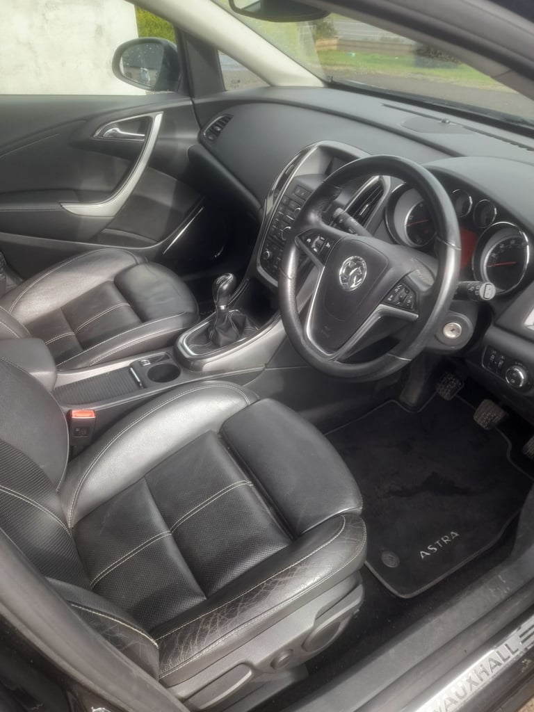 Vauxhall, ASTRA, Hatchback, 2011, Manual, 1956 (cc), 5 doors