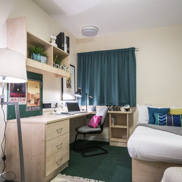 STUDENT ROOMS TO RENT IN LOUGHBOROUGH. STANDARD ROOM WITH PRIVATE ROOM