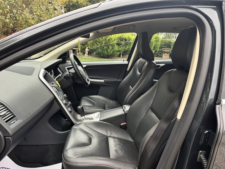 VOLVO XC60 2.4 D5 SE Lux 2011
