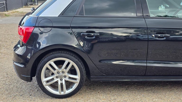 AUDI A1 1.4 TFSI S line Sportback S Tronic Euro 5 5dr 2012