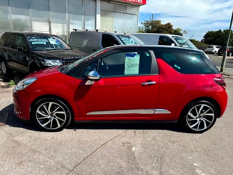 DS DS 3 BLUEHDI CONNECTED CHIC S/S-ONLY 35933 MILES, SERVICE HSITORY, SAT NAV