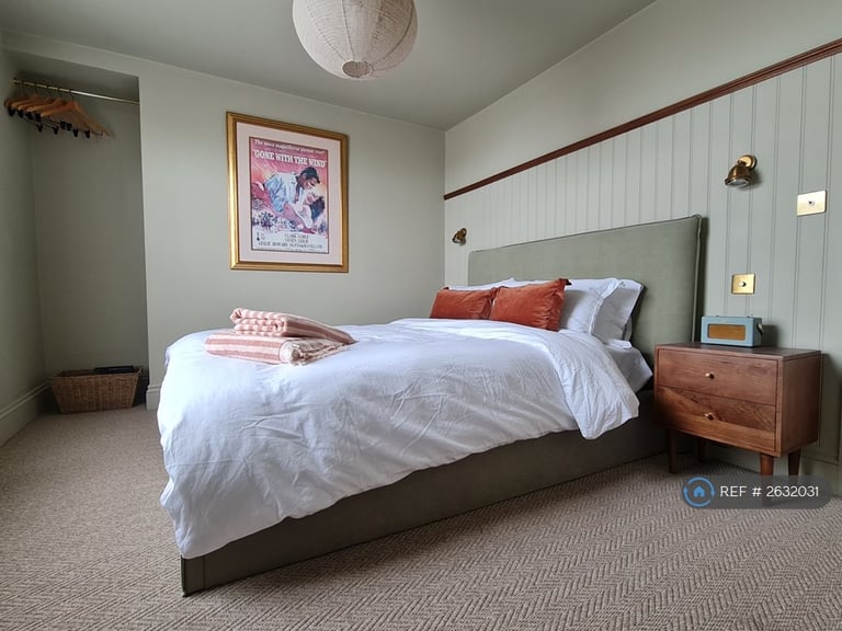 1 bedroom flat in Trinity Square, Margate, CT9 (1 bed) (#2632031)