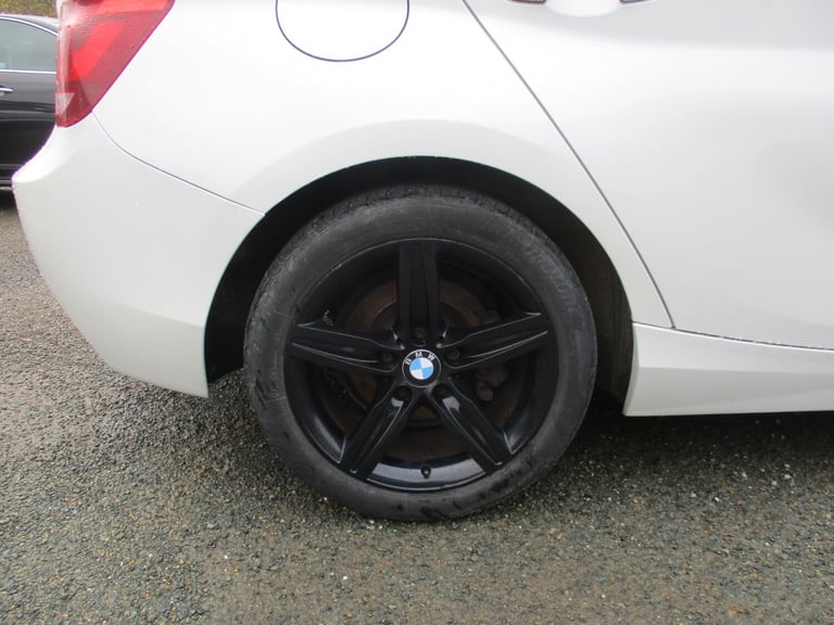 2013 BMW 1 Series 116d EfficientDynamics 5dr HATCHBACK Diesel Manual