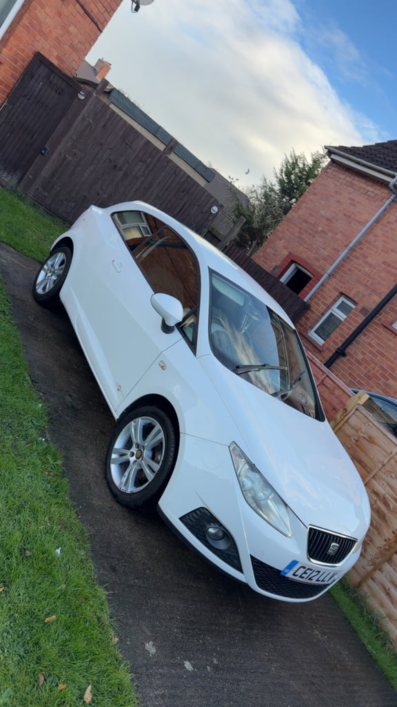 Seat, IBIZA, Hatchback, 2012, Manual, 1390 (cc), 3 doors